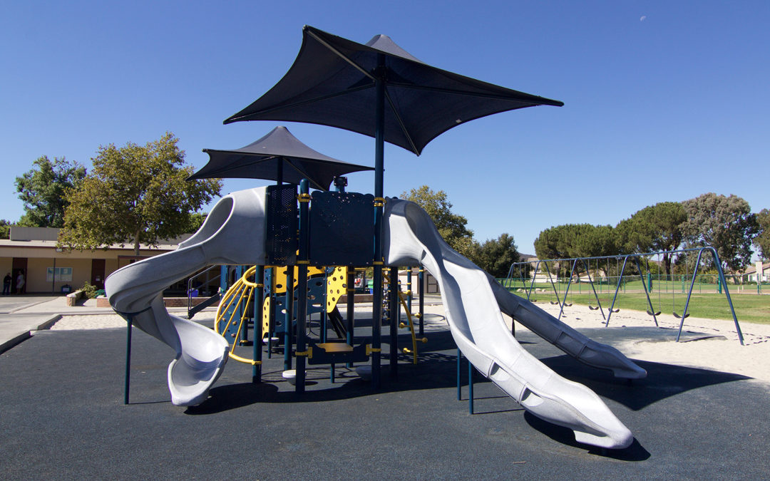 westlakehills-elementary-playground